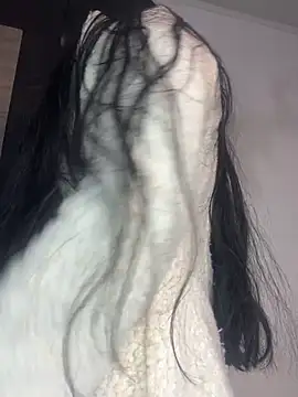 Daphnee- online show from September 10, 12:05 pm