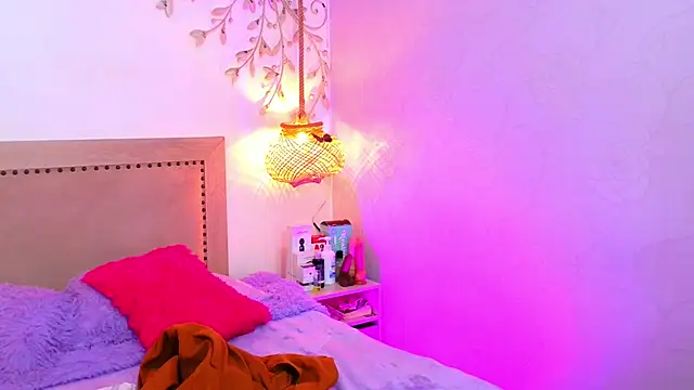 Daphnee- online show from September 11, 11:54 am