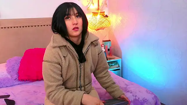 Daphnee- online show from September 13, 11:54 am