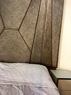 Isabela Colins online show from September 18, 1:13 pm