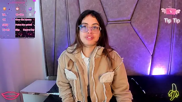 Isabela Colins online show from October 2, 12:34 pm