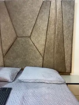 Isabela Colins online show from November 4, 12:26 pm