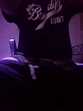 Snapshot of fenixmmen98 chatting on September 8, 7:13 pm fenixmmen98 online show from September 8, 7:13 pm