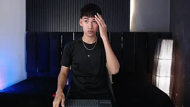Dominic ghost online show from April 15, 11:05 pm