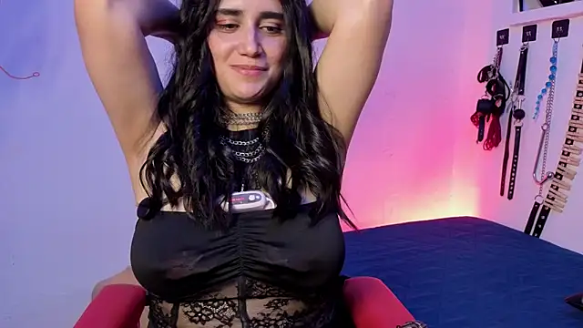 elowen halley1 online show from February 26, 9:03 pm