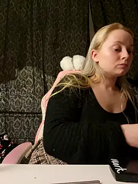 EmilyAngelUK online show from December 5, 1:47 am