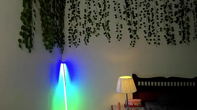 Snapshot of Ariana_Spring chatting on October 17, 3:31 am Ariana Spring online show from October 17, 3:31 am