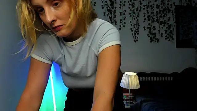 Snapshot of Ariana_Spring chatting on October 25, 3:47 am Ariana Spring online show from October 25, 3:47 am