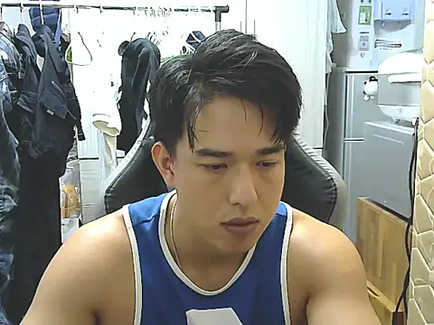 Snapshot of hunterXhan chatting on September 15, 1:44 pm hunterXhan online show from September 15, 1:44 pm