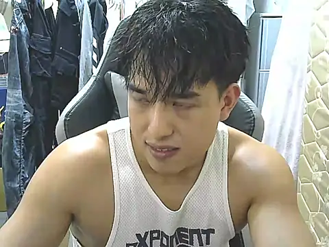 Snapshot of hunterXhan chatting on October 7, 1:30 pm hunterXhan online show from October 7, 1:30 pm