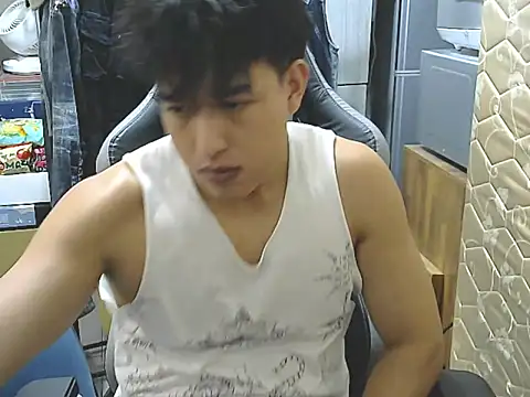 Snapshot of hunterXhan chatting on October 8, 7:06 am hunterXhan online show from October 8, 7:06 am