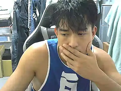 Snapshot of hunterXhan chatting on November 18, 2:21 pm hunterXhan online show from November 18, 2:21 pm