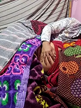 Snapshot of Sonabhabhi96 chatting on January 9, 3:59 pm Sonabhabhi96 online show from January 9, 3:59 pm