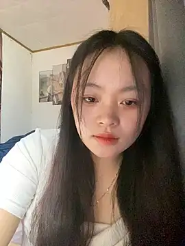 Snapshot of Julia-Elsa chatting on October 28, 4:27 am Julia-Elsa online show from October 28, 4:27 am