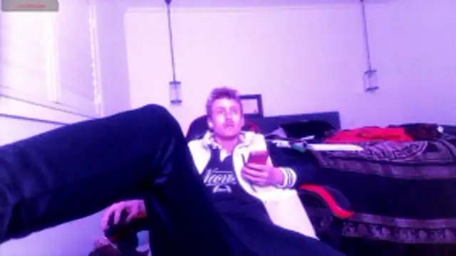 Snapshot of OFFICAL_DICKEDDOWNUNDER chatting on June 9, 4:40 pm OFFICAL DICKEDDOWNUNDER online show from June 9, 4:40 pm