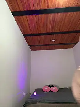 LiaCollings online show from February 6, 11:35 am