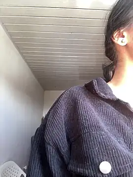 LiaCollings online show from April 1, 5:54 pm