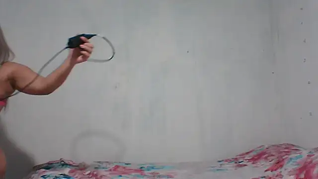 Loirasasafada online show from April 21, 6:55 pm