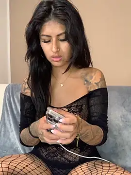 mrskarmaa online show from November 5, 9:15 pm