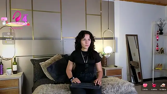 Lina Montclair online show from March 24, 9:09 pm