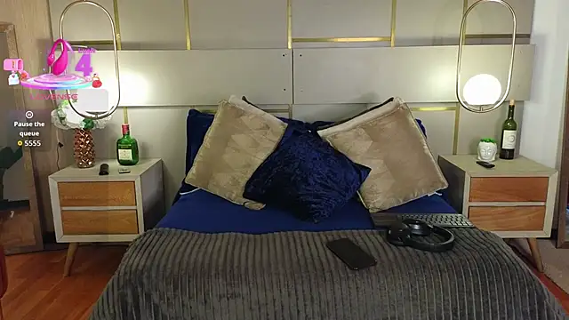 Lina Montclair online show from April 11, 7:51 pm