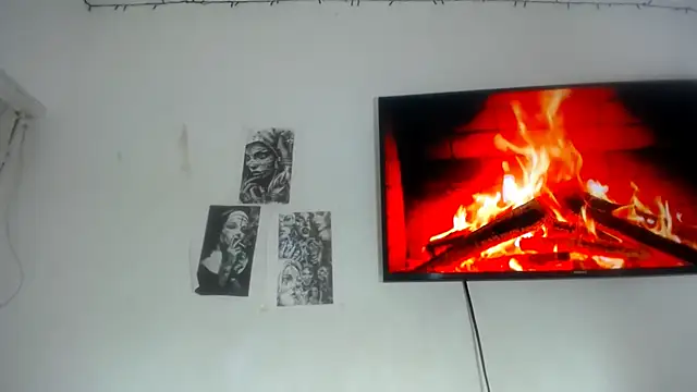 Snapshot of Foxy_Lovex chatting on November 22, 10:42 pm Foxy Lovex online show from November 22, 10:42 pm