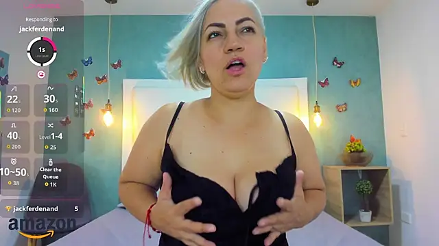 Snapshot of Heidy_milf chatting on September 12, 7:47 pm Heidy milf online show from September 12, 7:47 pm