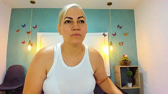 Snapshot of Heidy_milf chatting on September 26, 8:02 pm Heidy milf online show from September 26, 8:02 pm