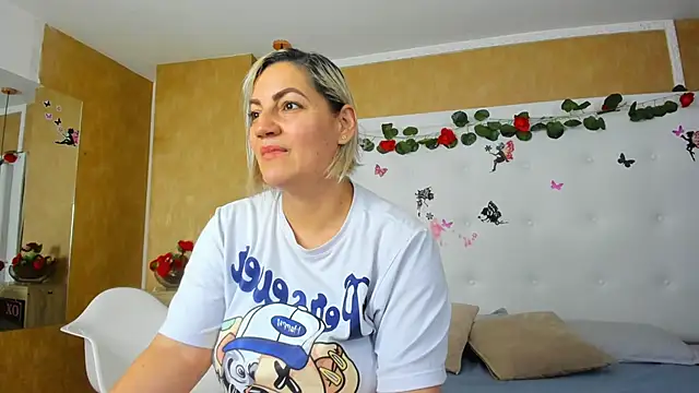 Heidy milf online show from February 23, 8:06 pm