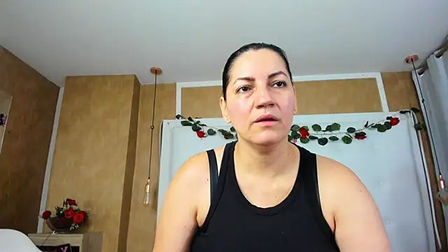 Snapshot of Heidy_milf chatting on May 14, 8:15 pm Heidy milf online show from May 14, 8:15 pm