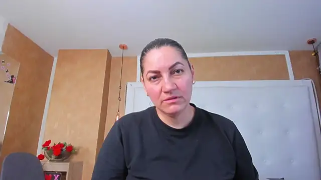 Heidy milf online show from July 23, 7:56 pm