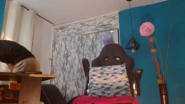 hanna mooreee online show from April 21, 7:17 pm