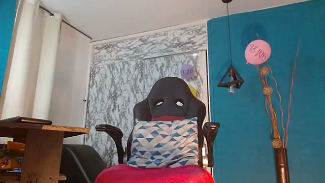 hanna mooreee online show from April 22, 7:15 pm