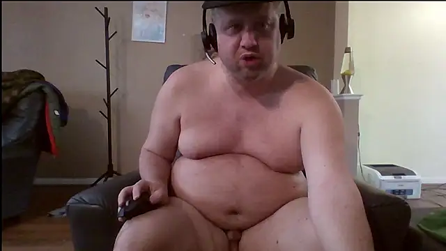 Snapshot of Single_White_Male chatting on May 3, 8:59 pm Single White Male online show from May 3, 8:59 pm