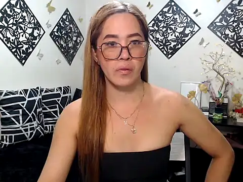 Snapshot of TheMISTRESSx69 chatting on June 2, 1:51 am TheMISTRESSx69 online show from June 2, 1:51 am