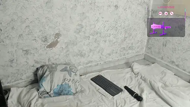 Snapshot of marly_charm_ chatting on September 24, 2:37 am marly charm online show from September 24, 2:37 am