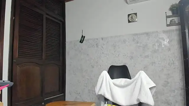 Snapshot of marly_charm_ chatting on October 30, 4:14 am marly charm online show from October 30, 4:14 am