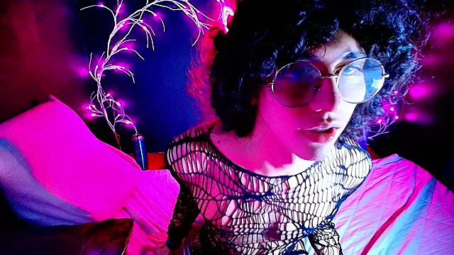 Snapshot of noahxtar chatting on October 12, 3:22 pm noahxtar online show from October 12, 3:22 pm