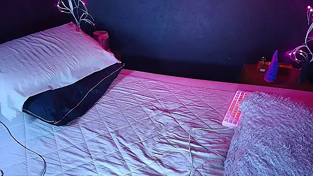 Snapshot of noahxtar chatting on November 18, 10:20 am noahxtar online show from November 18, 10:20 am