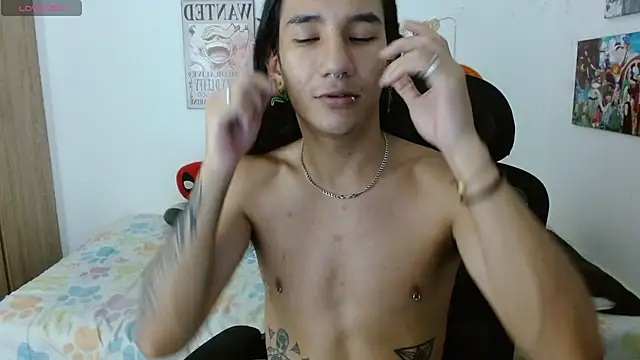 Max0n  online show from November 11, 4:45 am