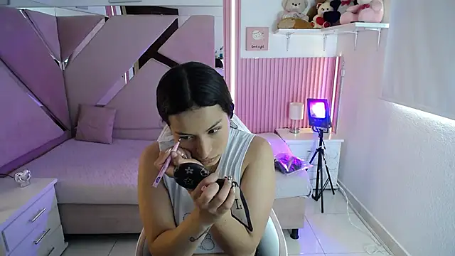 Mia garcia28 online show from October 7, 8:06 pm