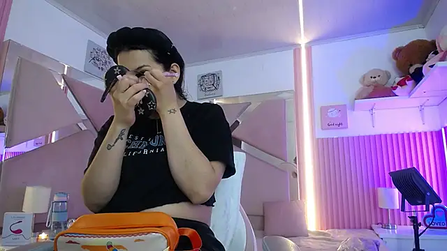 Mia garcia28 online show from October 15, 8:09 pm