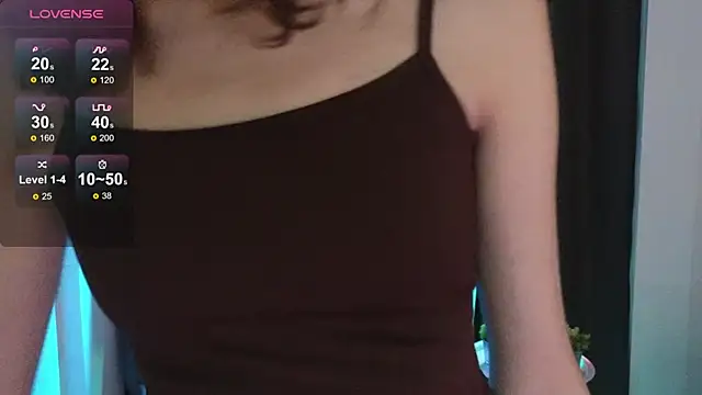 Snapshot of DebiHenks chatting on November 19, 5:02 pm DebiHenks online show from November 19, 5:02 pm