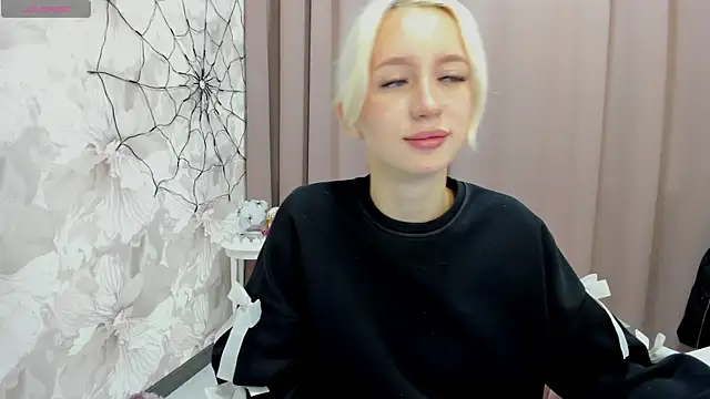 cute luucy online show from November 4, 2:54 am