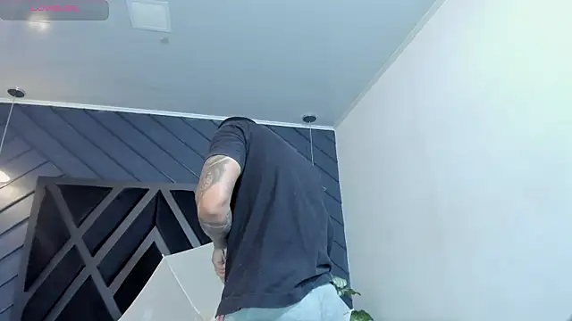 marco garciia  online show from November 5, 11:16 pm