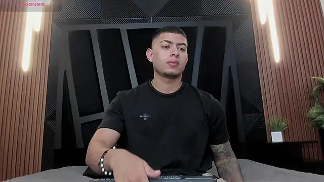 marco garciia  online show from November 16, 2:22 pm