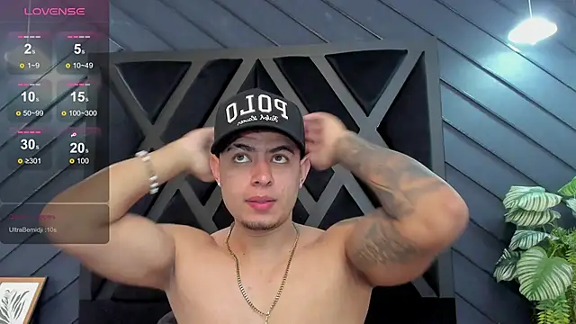 marco garciia  online show from November 26, 11:17 pm