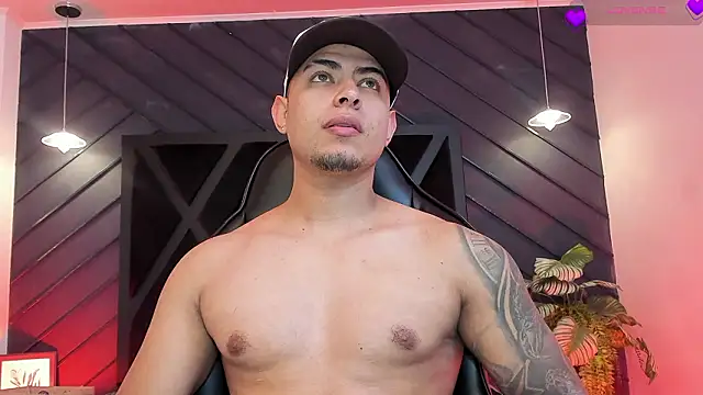 marco garciia  online show from February 5, 11:20 pm