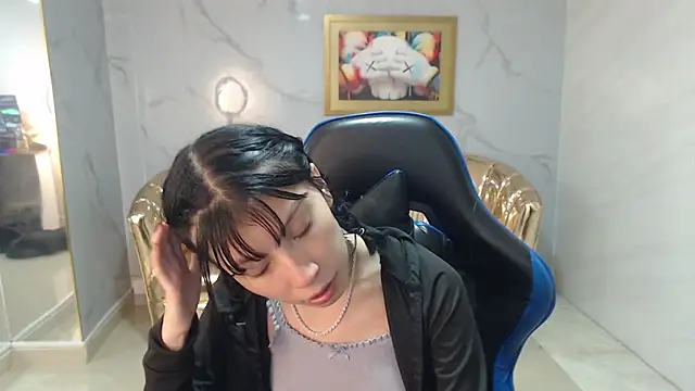 verana s online show from October 24, 8:33 am