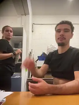 Snapshot of los_freaky chatting on October 19, 9:10 am los freaky online show from October 19, 9:10 am